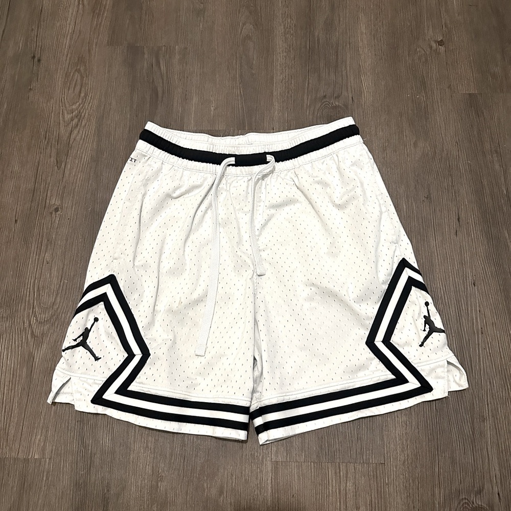 Men’s Jordan Diamond Basketball Shorts Size L White